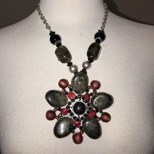 Starburst Statement Necklace Red / Green / Black